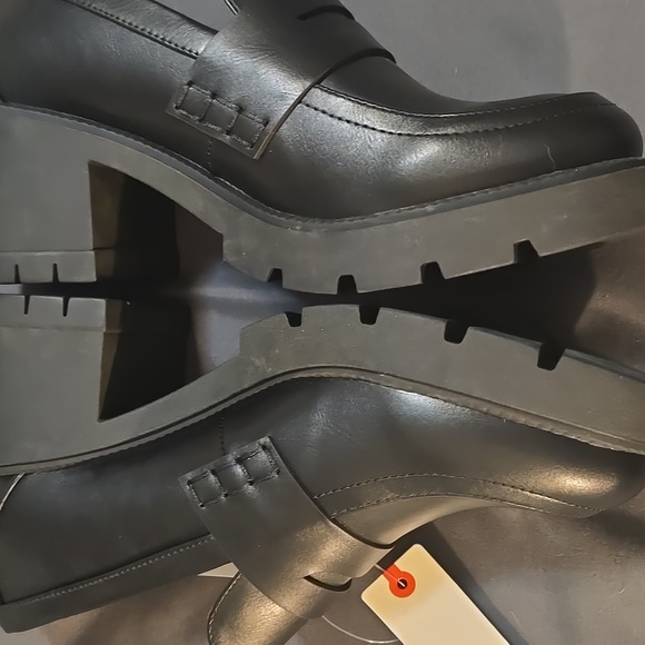 Esprit Women's Regina Loafer - Picture 5 of 8